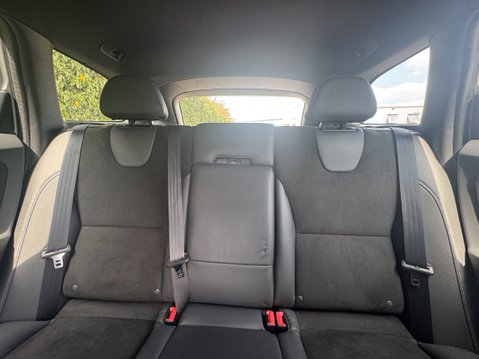Volvo XC60 (Sold) 2.0 D4 R-Design Nav SUV 5dr Diesel Auto Euro 6 (s/s) (190 ps) 9