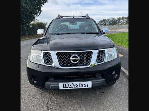 Nissan Navara 2.5 Navara Tekna dCi 4WD 5dr 2