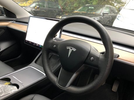 Tesla Model 3 LONG RANGE AWD 45,000m black vegan leather, 19 inch alloys 2