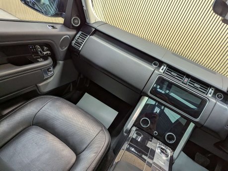 Land Rover Range Rover 3.0 Range Rover Vogue SDV6 Auto 4WD 5dr 47