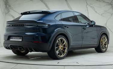 Porsche Cayenne TURBO E-HYBRID Coupe with GT Package 6