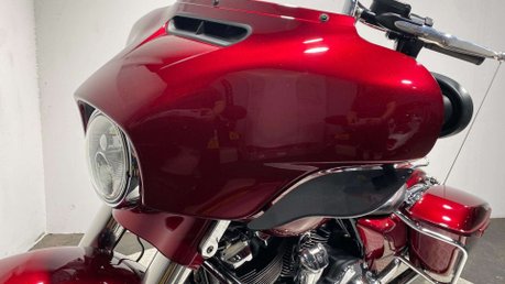 Harley-Davidson Touring 1745 FLHXS Street Glide Special Euro 4 27