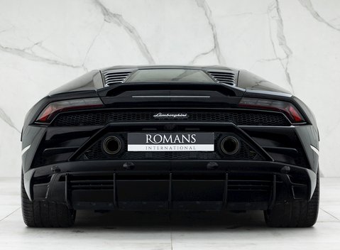 Lamborghini Huracan LP640-4 EVO 5