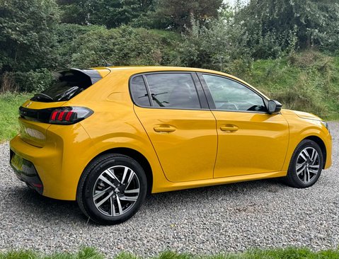 Peugeot 208 1.2 208 Allure Premium + PureTech S/S Auto 5dr 5