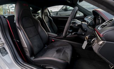 Porsche 718 Cayman GTS 12