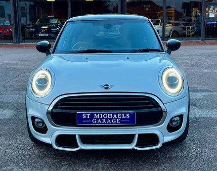 Mini Hatch 1.5 Cooper Sport Auto 3dr 5