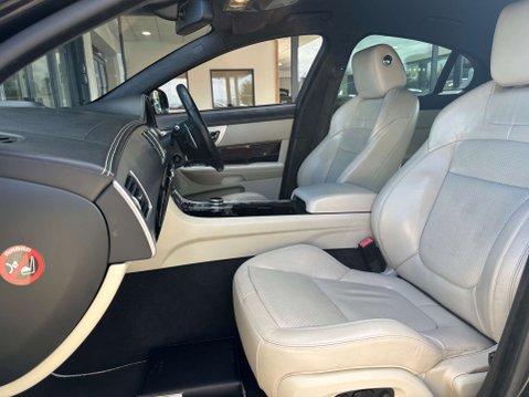 Jaguar XF 3.0 XF S Portfolio V6 D Auto 4dr 22