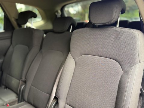 Kia Carens 1.7 CRDi SR7 Euro 6 (s/s) 5dr 11