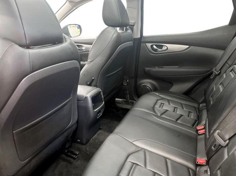 Nissan Qashqai 1.3 DIG-T N-Motion SUV 5dr Petrol Manual Euro 6 (s/s) (140 ps) 21