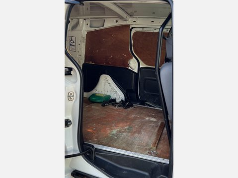 Peugeot Partner 1.6 eHDi 750 SE Panel Van 4dr Diesel Manual L2 (s/s) (128 g/km, 90 bhp) 9