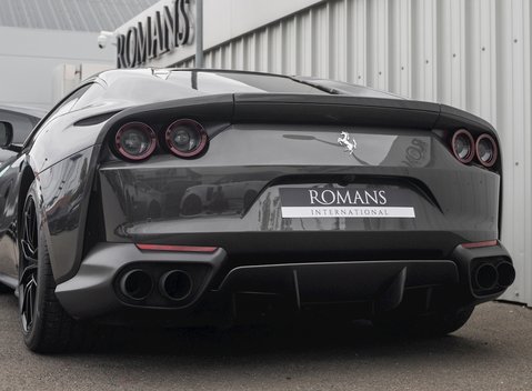 Ferrari 812 Superfast 31