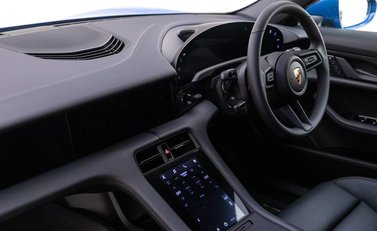 Porsche Taycan 4 CROSS TURISMO 11