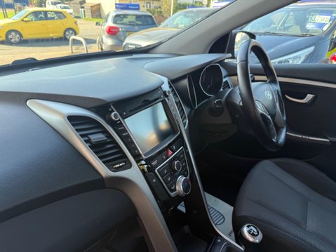 Hyundai i30 1.4 Blue Drive SE Nav Euro 6 (s/s) 5dr 17