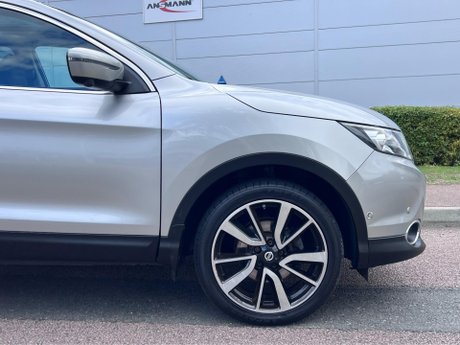 Nissan Qashqai 1.6 dCi Tekna 2WD Euro 6 (s/s) 5dr 45
