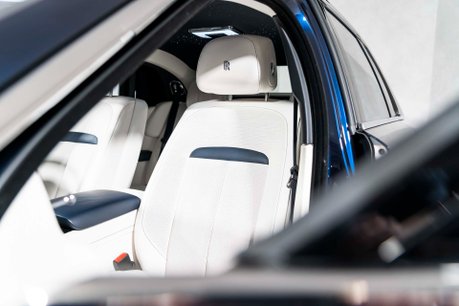 Rolls-Royce Ghost V12. STARLIGHT. H, C & M SEATS. REAR ENTERTAINMENT. HUD. A/CRUISE CONTROL 21