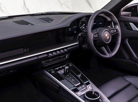 Porsche 911 (992) Targa 4 16