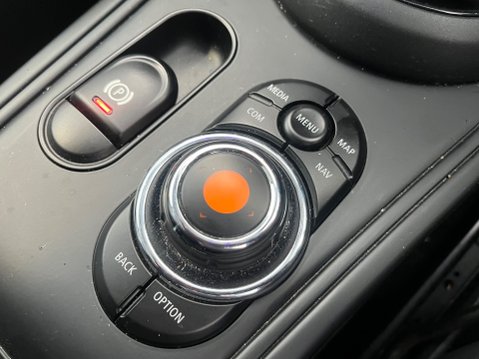 Mini Countryman 1.5 COOPER 26