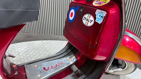 Piaggio Vespa Douglas 125 2002 SHOWING 1,563 MILES GOOD RUNNING GEARED SCOOTER 125CC 20