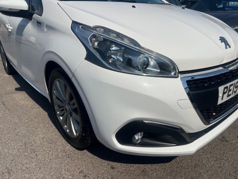 Peugeot 208 1.2 PureTech Signature Euro 6 (s/s) 5dr 13