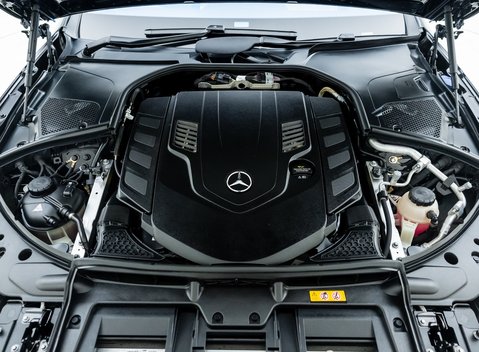 Mercedes-Benz S Class S580 Maybach First Class 59