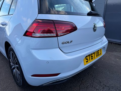 Volkswagen Golf SE NAVIGATION TSI EVO 17