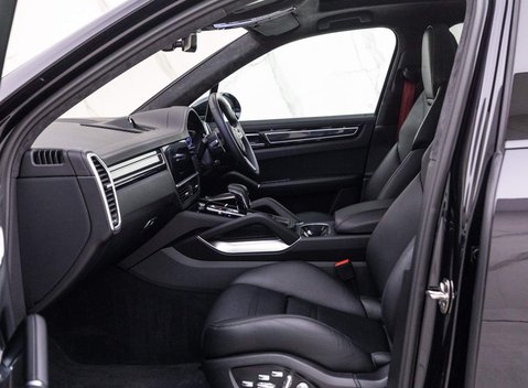 Porsche Cayenne TURBO S 10