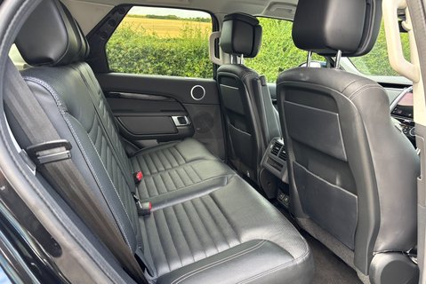Land Rover Discovery D300 HSE Panel Van - Rear Seat Conversion / Black Pack 18