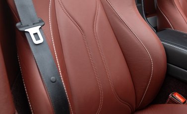 Aston Martin V12 Vantage ROADSTER 19