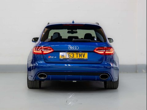 Audi RS4 4.2 RS 4 FSI Quattro Auto 4WD 5dr 8