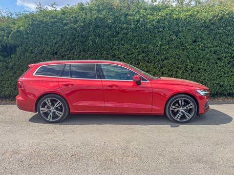Volvo V60 2.0 D4 Inscription Pro Estate 5dr Diesel Auto Euro 6 (s/s) (190 ps) 31