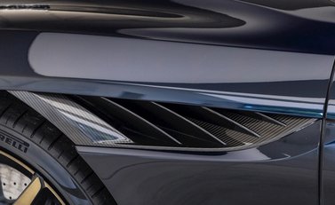Aston Martin DBS Superleggera 23