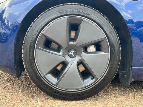 Tesla Model 3 STANDARD RANGE PLUS 4