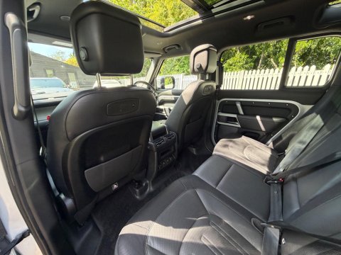 Land Rover Defender X-DYNAMIC S MHEV 34