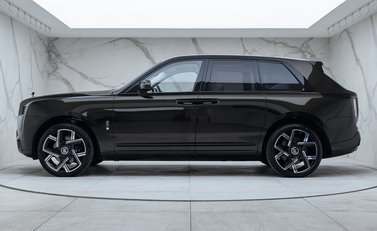 Rolls-Royce Cullinan Series II BLACK BADGE 2
