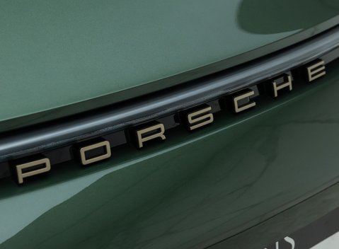 Porsche 911 GT3 TOURING (992) 36