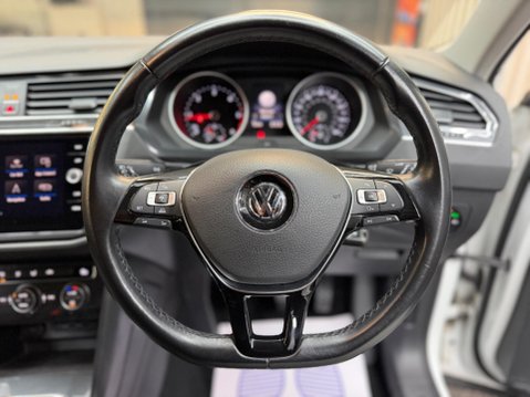 Volkswagen Tiguan 2.0 TDI SE Navigation 4Motion Euro 6 (s/s) 5dr 57