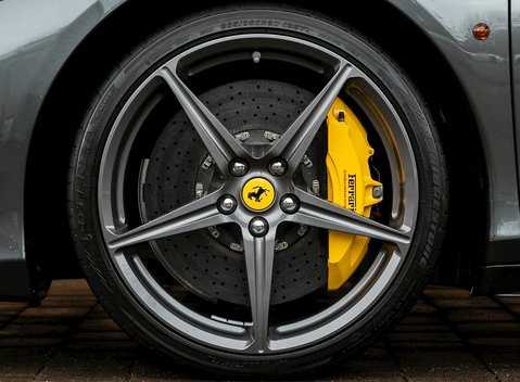 Ferrari 458 Spider 12