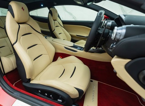 Ferrari GTC4 Lusso V12 14