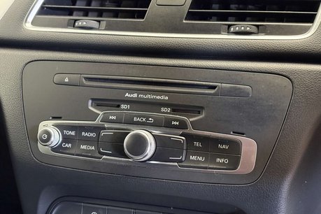 Audi Q3 2.0 TFSI S line SUV 5dr Petrol S Tronic quattro Euro 5 (s/s) (170 ps) 46