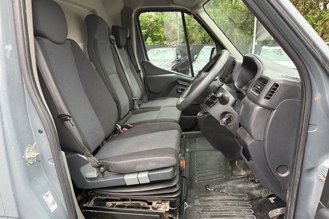Renault Master LM35 BUSINESS PLUS DCI LWB -RARE COLOUR -FULL SERVICE HISTORY -DEMO +1 OWNR 18