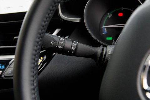 Toyota C-HR DESIGN 16