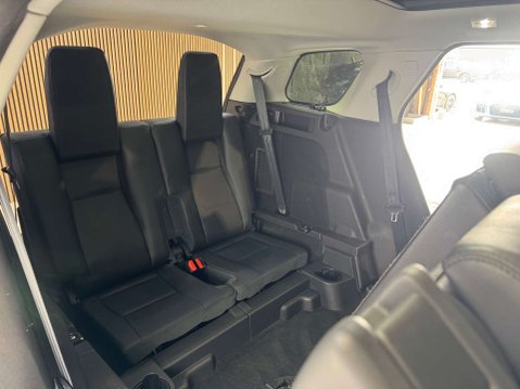 Land Rover Discovery Sport 2.0 Discovery Sport Black HSE TD4 Auto 4WD 5dr 82