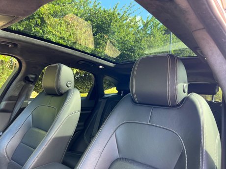 Jaguar F-Pace 2.0 D180 Chequered Flag Auto AWD Euro 6 (s/s) 5dr 4