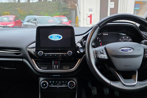 Ford Fiesta 1.0T TITANIUM 5 DOOR.. LOOK! ONLY 24000 MILES! SAT NAV! BLUETOOTH! 13