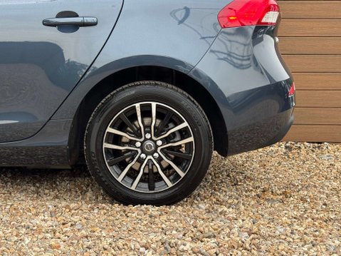 Volvo V40 2.0 V40 Momentum T2 5dr 14