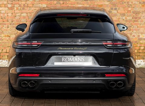 Porsche Panamera Turbo S E-Hybrid Sport Turismo 5