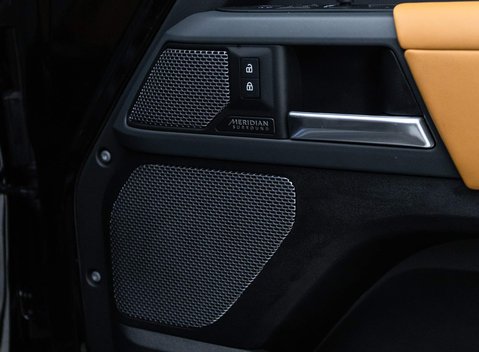 Land Rover Defender X 16