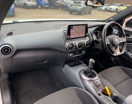 Nissan Juke 1.0 Juke N-Connecta DiG-T 5dr 34