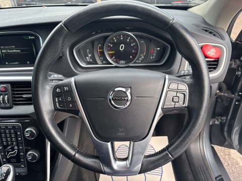 Volvo V40 1.5 T2 Inscription Hatchback 5dr Petrol Auto Euro 6 (s/s) (122 ps) 52