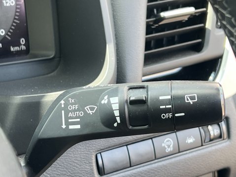 Nissan Qashqai 1.3 DIG-T MHEV N-Connecta SUV 5dr Petrol Hybrid Manual Euro 6 (s/s) (140 ps 23